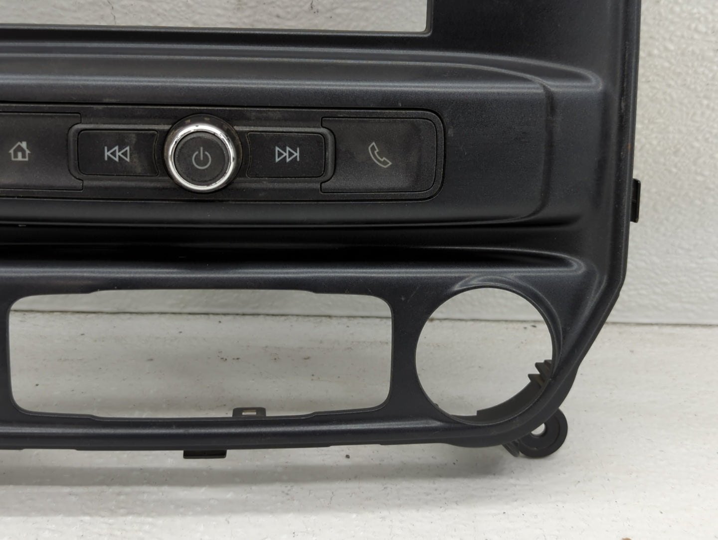 2017-2018 Chevrolet Silverado 1500 Radio AM FM Cd Player Receiver Replacement P/N:42516646 Fits Fits 2017 2018 2019 OEM Used