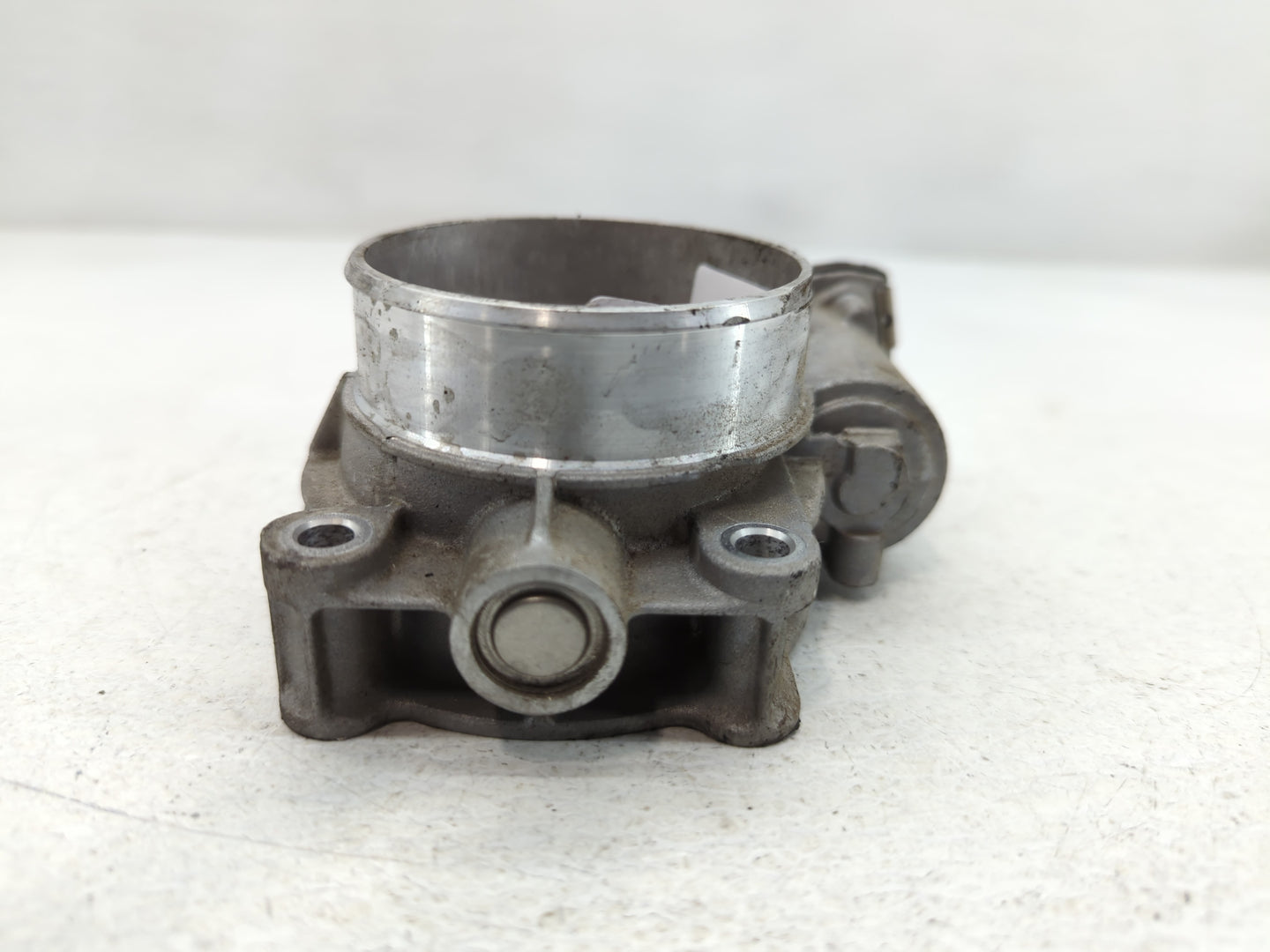 2018 Chevrolet Silverado 1500 Throttle Body P/N:12676296AA Fits Fits 2016 2017 2019 2020 2021 2022 OEM Used Auto Parts - Oem