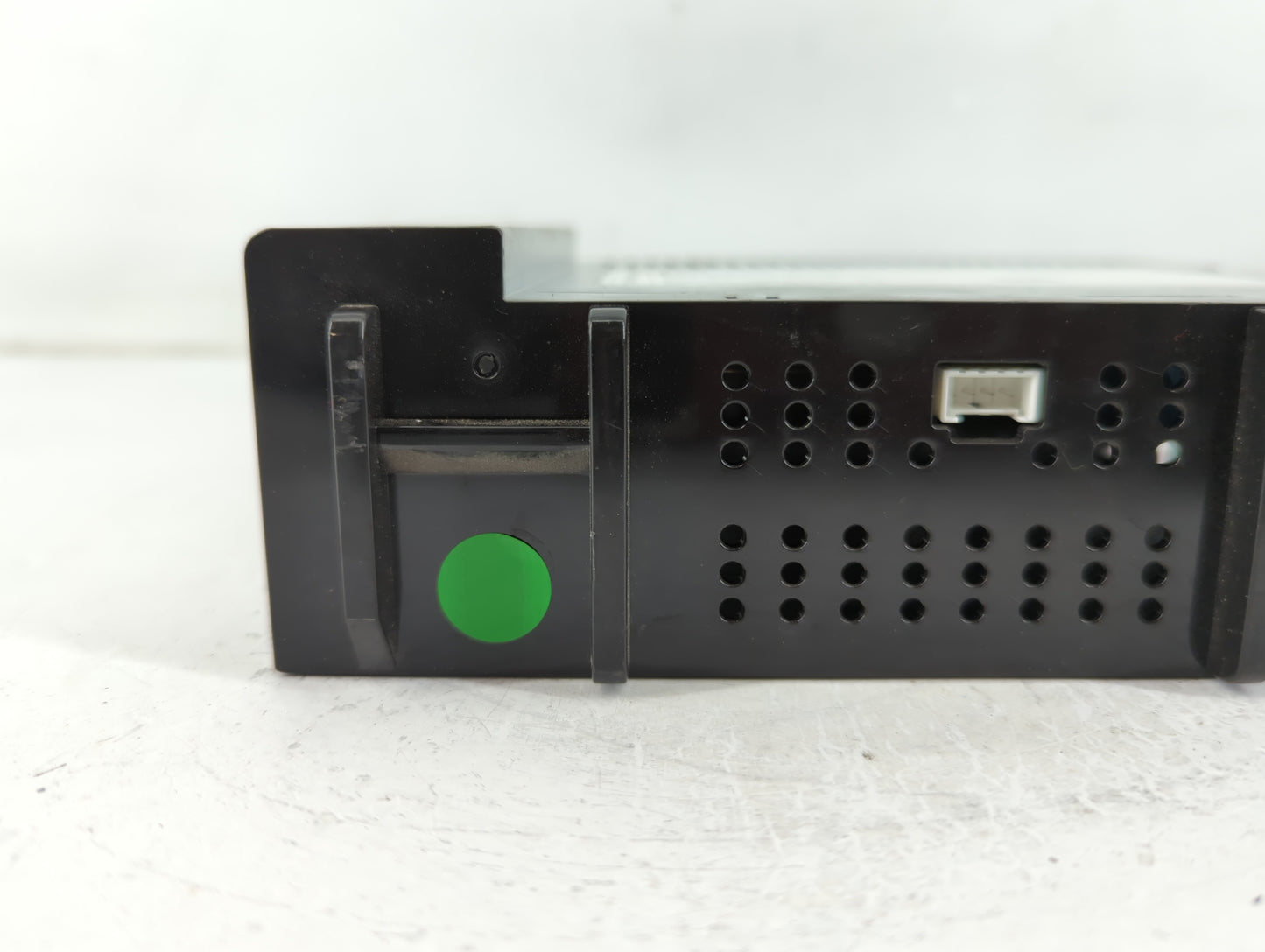 2018 Chevrolet Silverado 1500 Radio AM FM Cd Player Receiver Replacement P/N:42554558 Fits Fits 2019 OEM Used Auto Parts - O