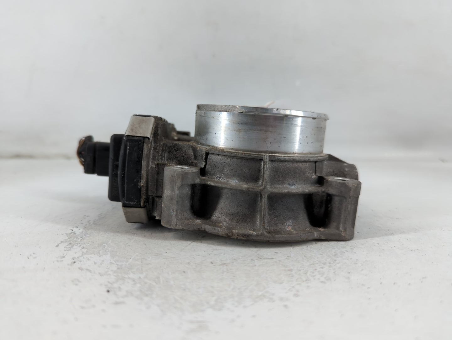 2018 Chevrolet Silverado 1500 Throttle Body P/N:12676296AA Fits Fits 2016 2017 2019 2020 2021 2022 OEM Used Auto Parts - Oem
