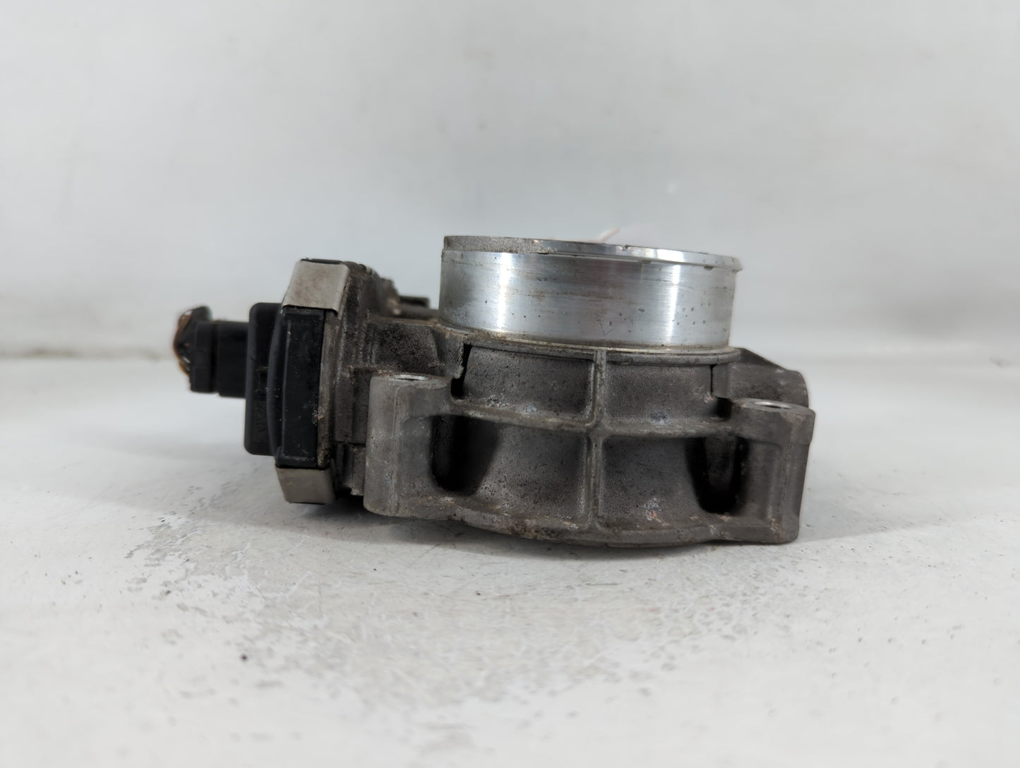 2018 Chevrolet Silverado 1500 Throttle Body P/N:12676296AA Fits Fits 2016 2017 2019 2020 2021 2022 OEM Used Auto Parts - Oem
