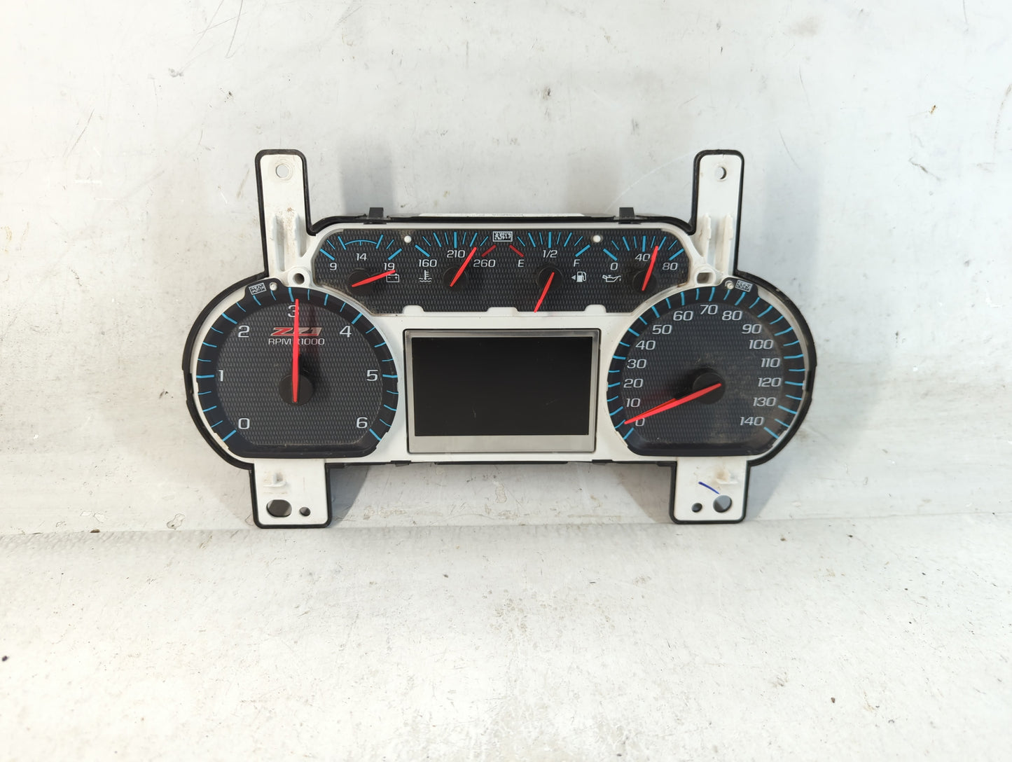 2018-2019 Chevrolet Silverado 1500 Instrument Cluster Speedometer Gauges P/N:84390804 Fits Fits 2018 2019 2020 OEM Used Auto