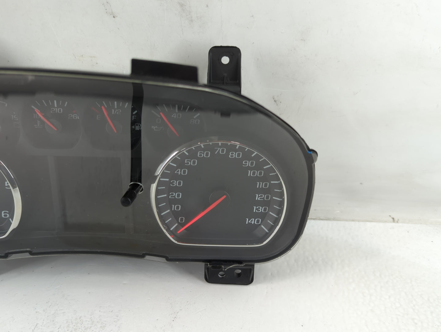 2018-2019 Chevrolet Silverado 1500 Instrument Cluster Speedometer Gauges P/N:84390798 Fits Fits 2018 2019 OEM Used Auto Part
