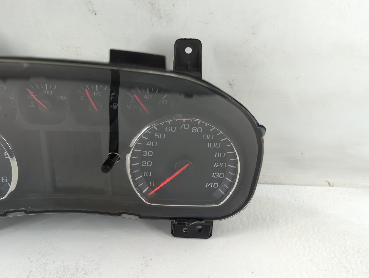 2018-2019 Chevrolet Silverado 1500 Instrument Cluster Speedometer Gauges P/N:84390798 Fits Fits 2018 2019 OEM Used Auto Part