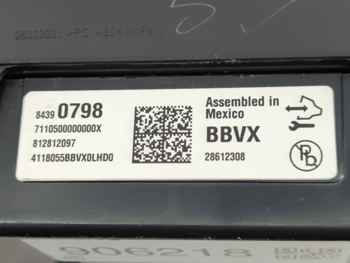 2018-2019 Chevrolet Silverado 1500 Instrument Cluster Speedometer Gauges P/N:84390798 Fits Fits 2018 2019 OEM Used Auto Part