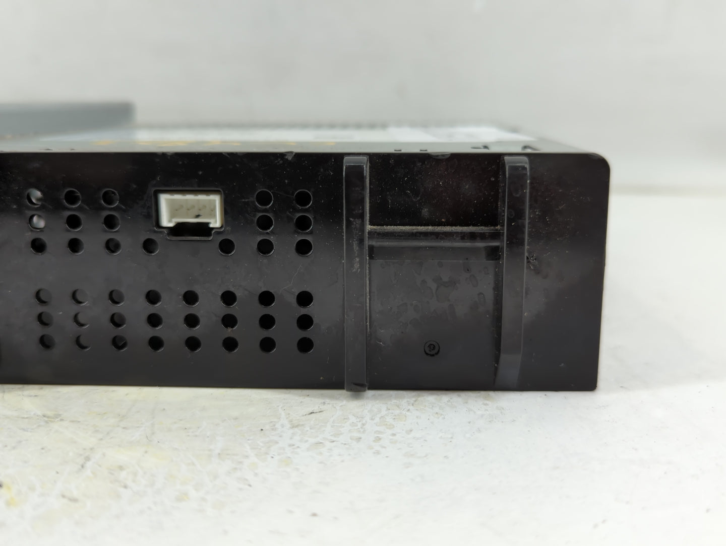 2018 Chevrolet Silverado 2500 Radio AM FM Cd Player Receiver Replacement P/N:42554623 Fits Fits 2019 OEM Used Auto Parts - O