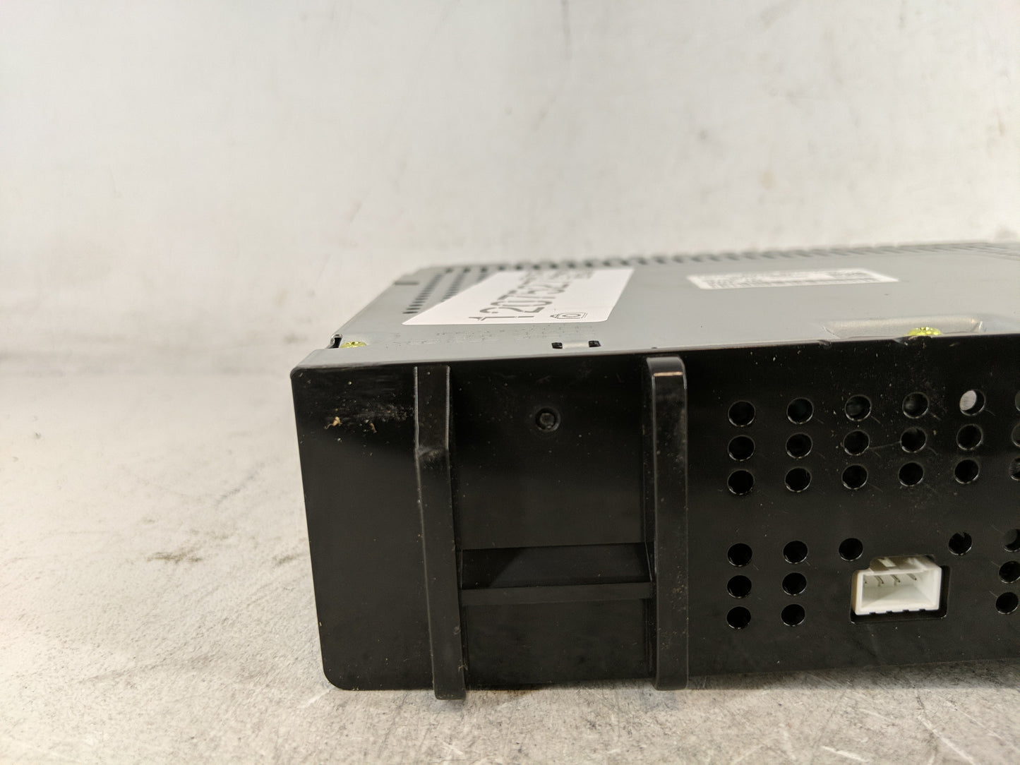 2018 Chevrolet Silverado 2500 Radio AM FM Cd Player Receiver Replacement P/N:42554558 Fits Fits 2019 OEM Used Auto Parts - O