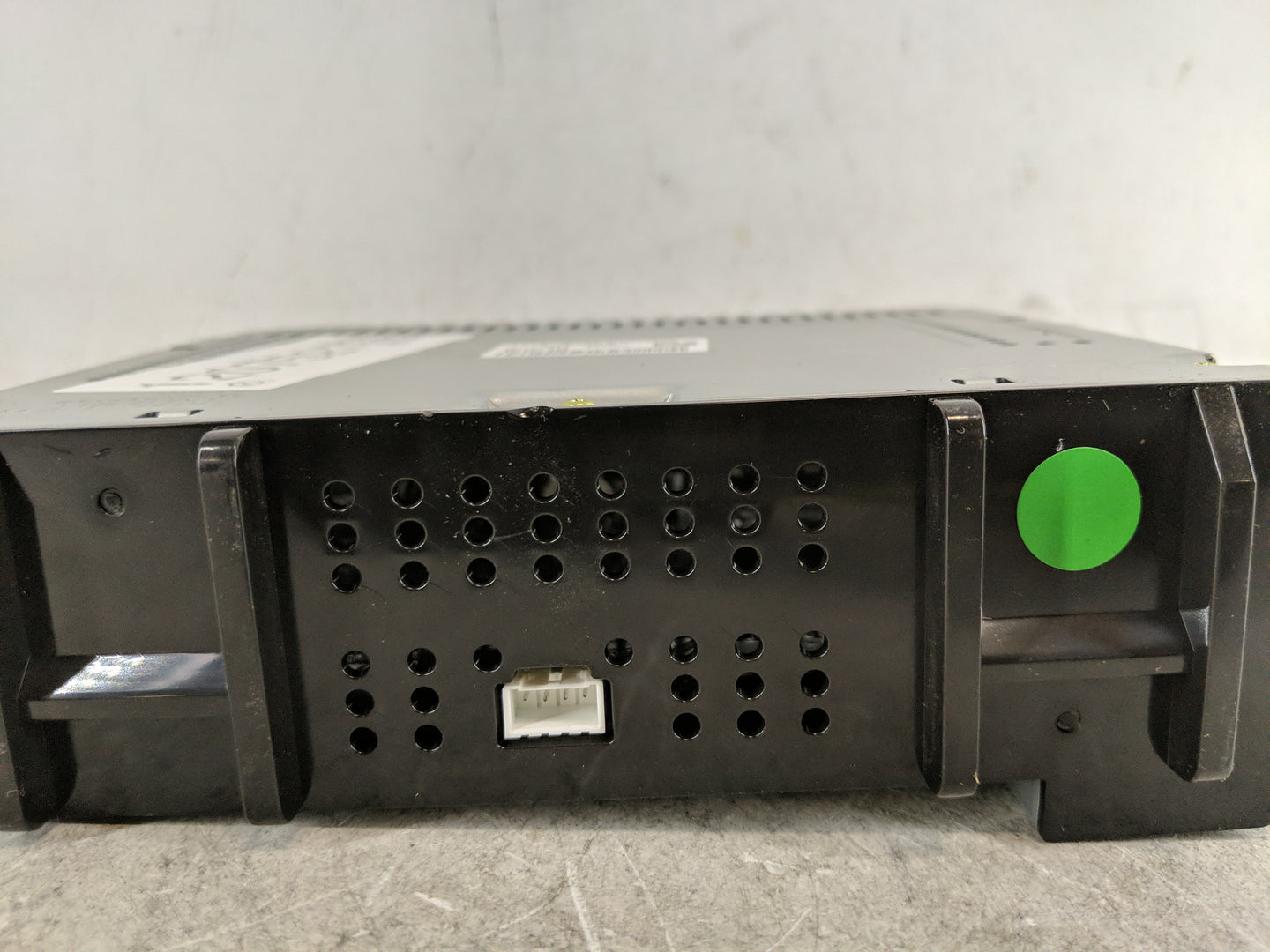2018 Chevrolet Silverado 2500 Radio AM FM Cd Player Receiver Replacement P/N:42554558 Fits Fits 2019 OEM Used Auto Parts - O
