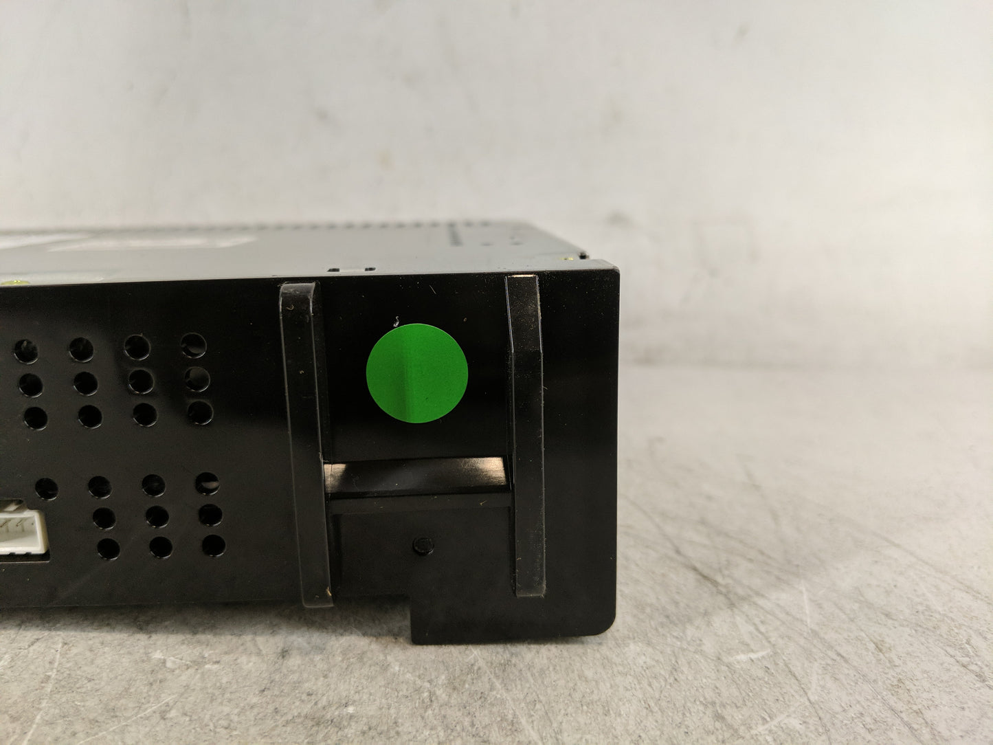 2018 Chevrolet Silverado 2500 Radio AM FM Cd Player Receiver Replacement P/N:42554558 Fits Fits 2019 OEM Used Auto Parts - O