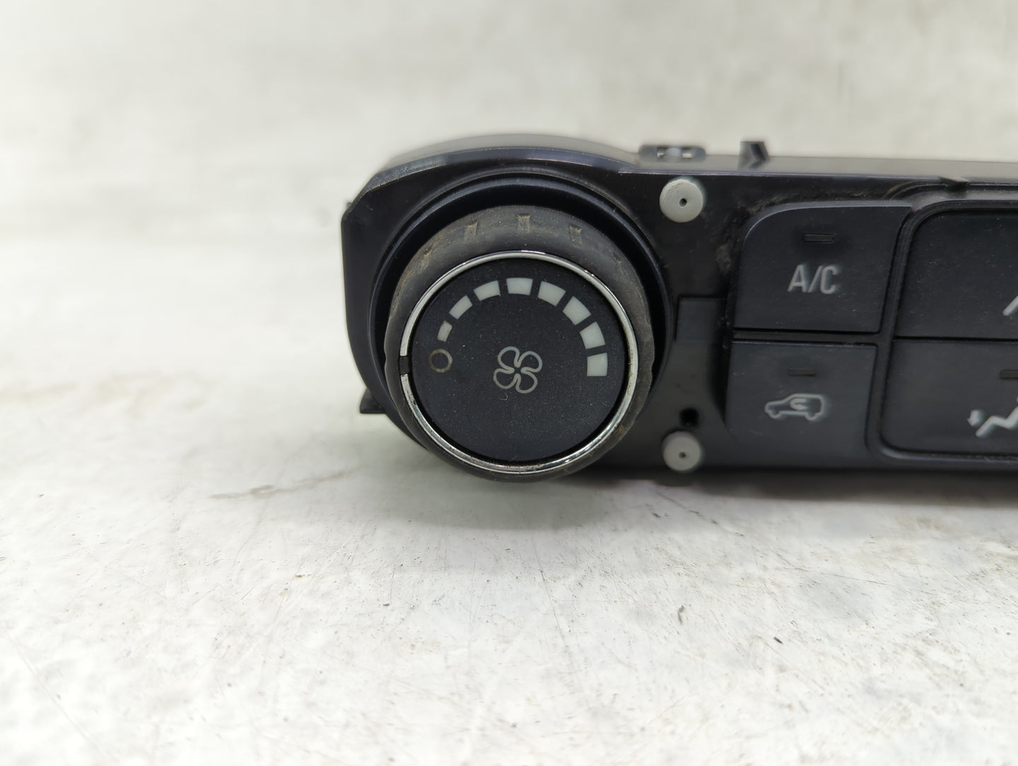 2018 Chevrolet Silverado 2500 Climate Control Module Temperature AC/Heater Replacement P/N:84199205 815372982 Fits OEM Used 