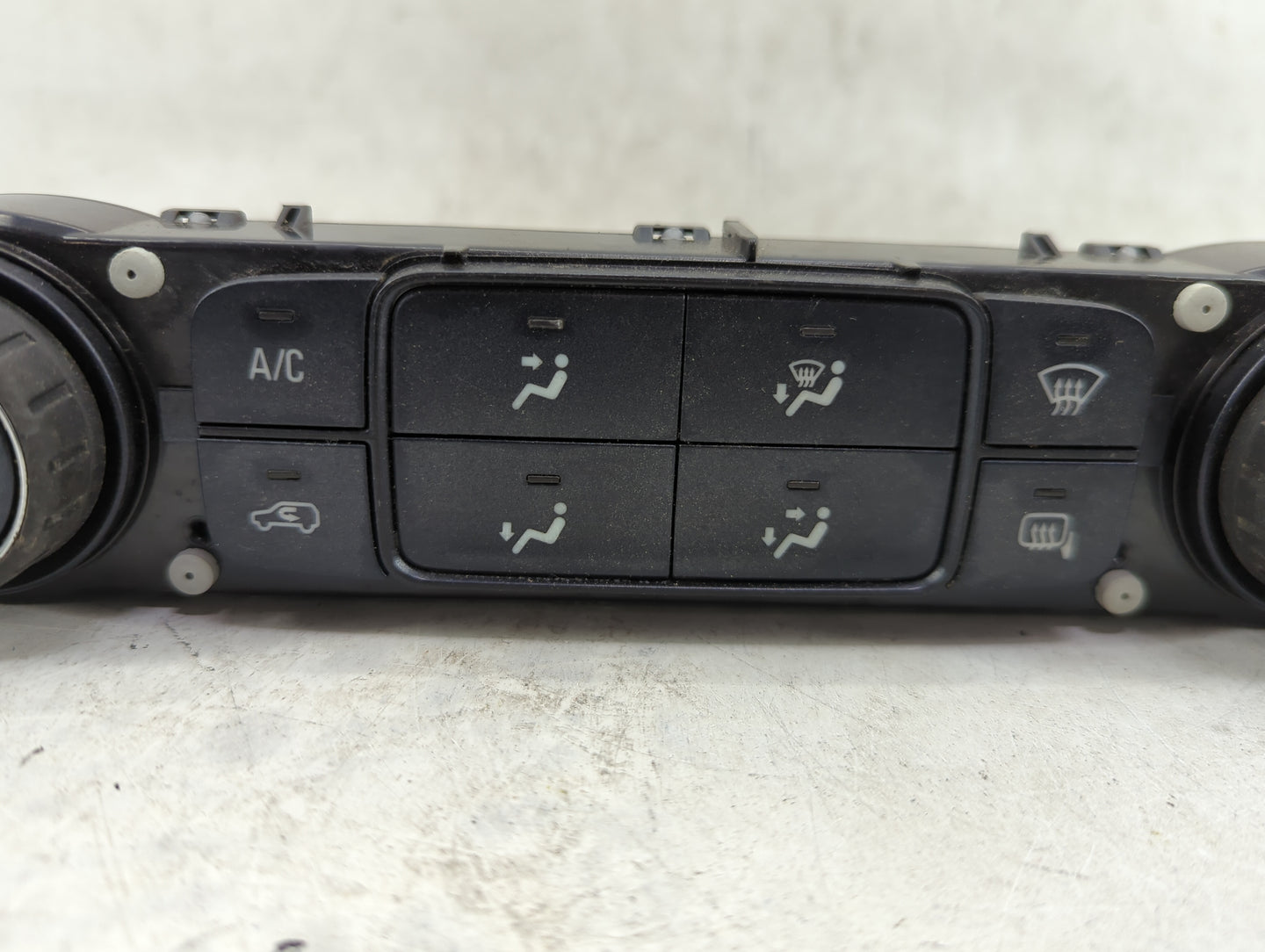 2018 Chevrolet Silverado 2500 Climate Control Module Temperature AC/Heater Replacement P/N:84199205 815372982 Fits OEM Used 