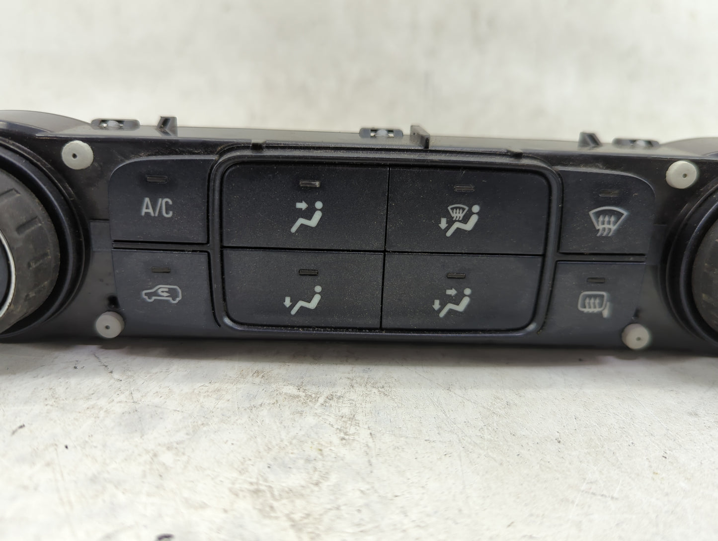 2018 Chevrolet Silverado 2500 Climate Control Module Temperature AC/Heater Replacement P/N:84199205 815372982 Fits OEM Used 