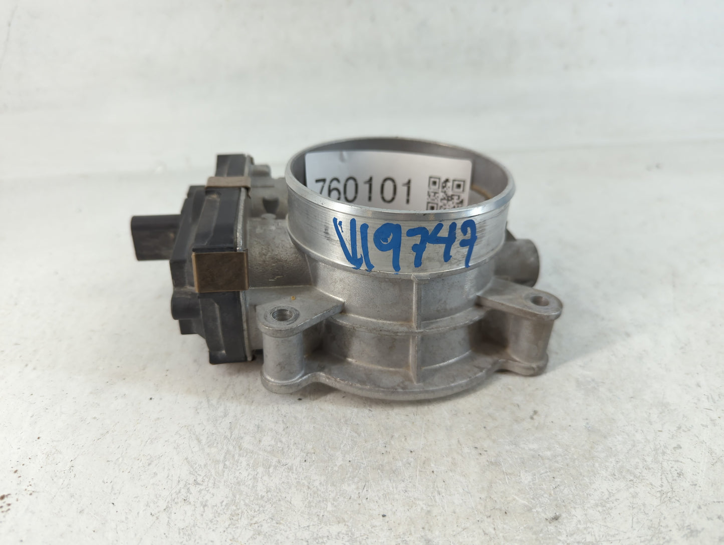 2018 Chevrolet Silverado 2500 Throttle Body P/N:12678224 Fits Fits 2014 2015 2016 2017 2019 2020 2021 2022 OEM Used Auto Par
