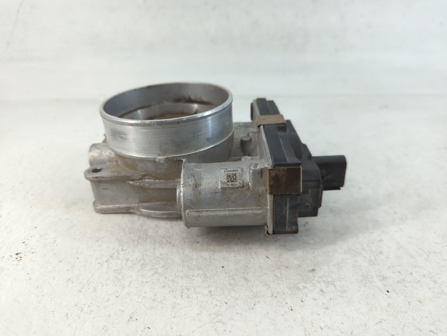 2018 Chevrolet Silverado 2500 Throttle Body P/N:12678224 Fits Fits 2014 2015 2016 2017 2019 2020 2021 2022 OEM Used Auto Par
