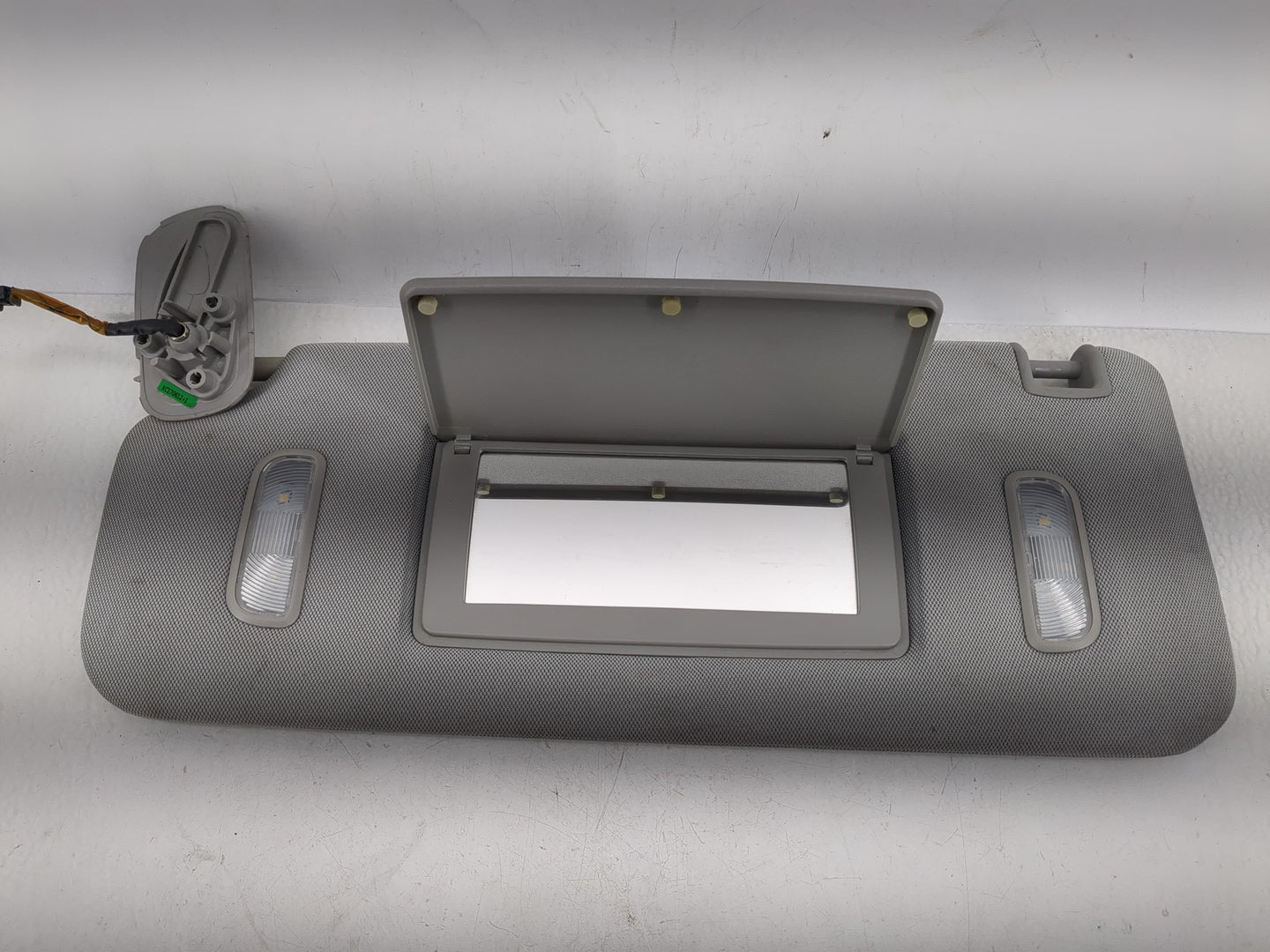 2015-2018 Chevrolet Silverado 3500 Sun Visor Shade Replacement Driver Left Mirror Fits Fits 2014 2015 2016 2017 2018 2019 OE