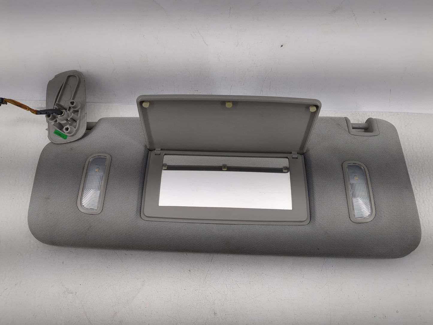2015-2018 Chevrolet Silverado 3500 Sun Visor Shade Replacement Driver Left Mirror Fits Fits 2014 2015 2016 2017 2018 2019 OE