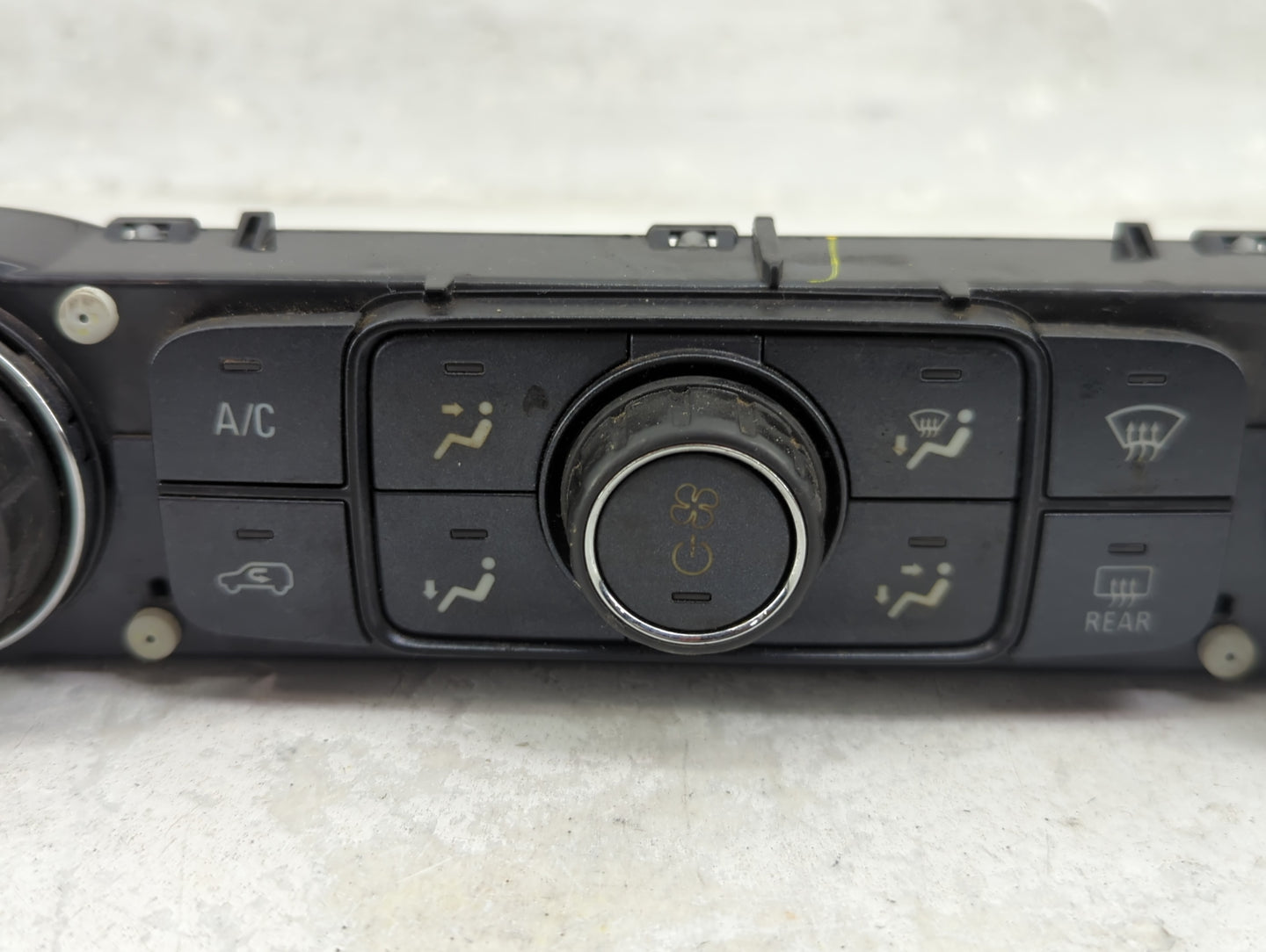 2015-2018 Chevrolet Silverado 3500 Climate Control Module Temperature AC/Heater Replacement P/N:815372982 84258726 Fits OEM 