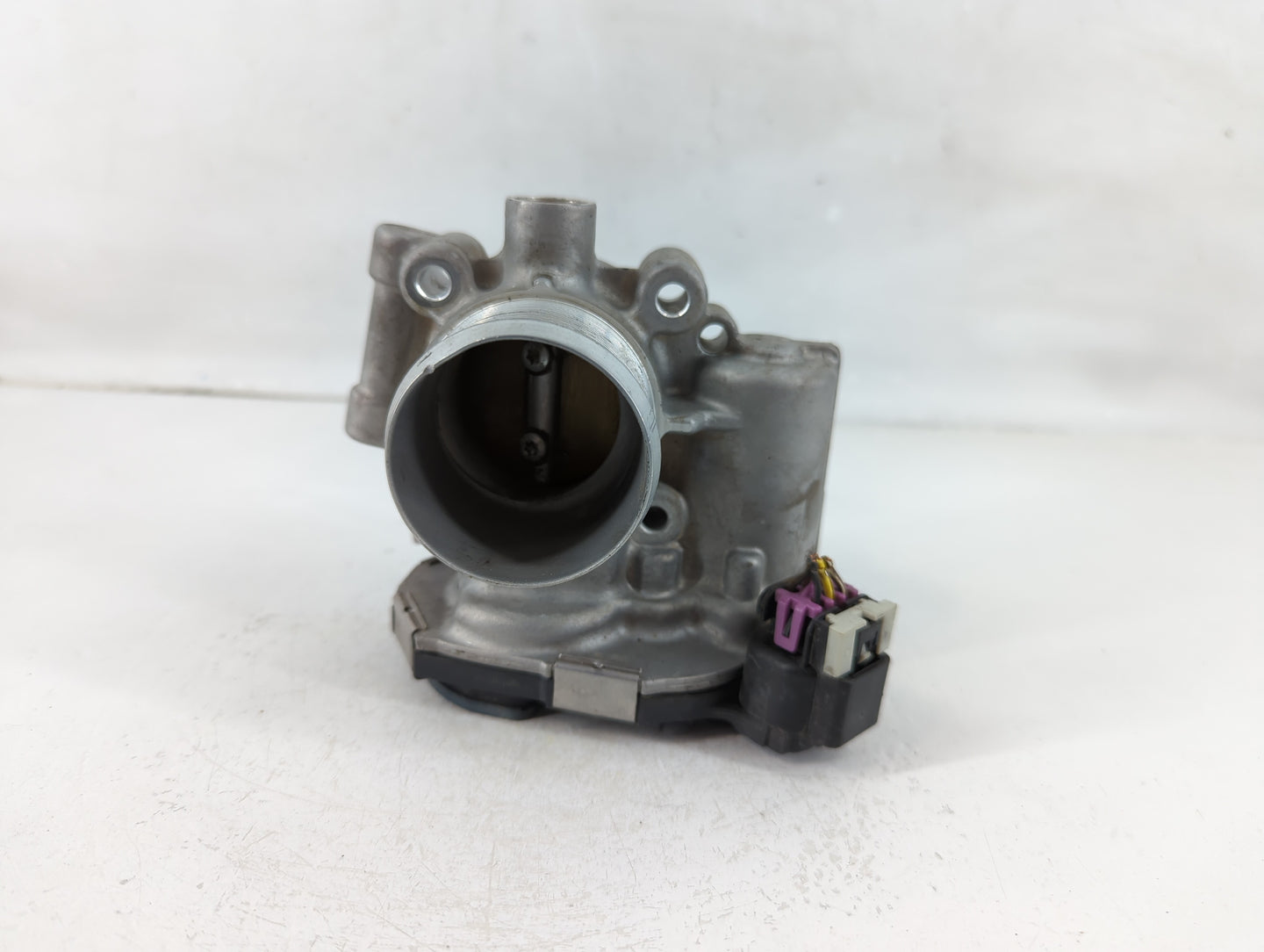 2012-2019 Chevrolet Sonic Throttle Body P/N:55565489 55581662 Fits Fits 2011 2012 2013 2014 2015 2016 2017 2018 2019 2020 20