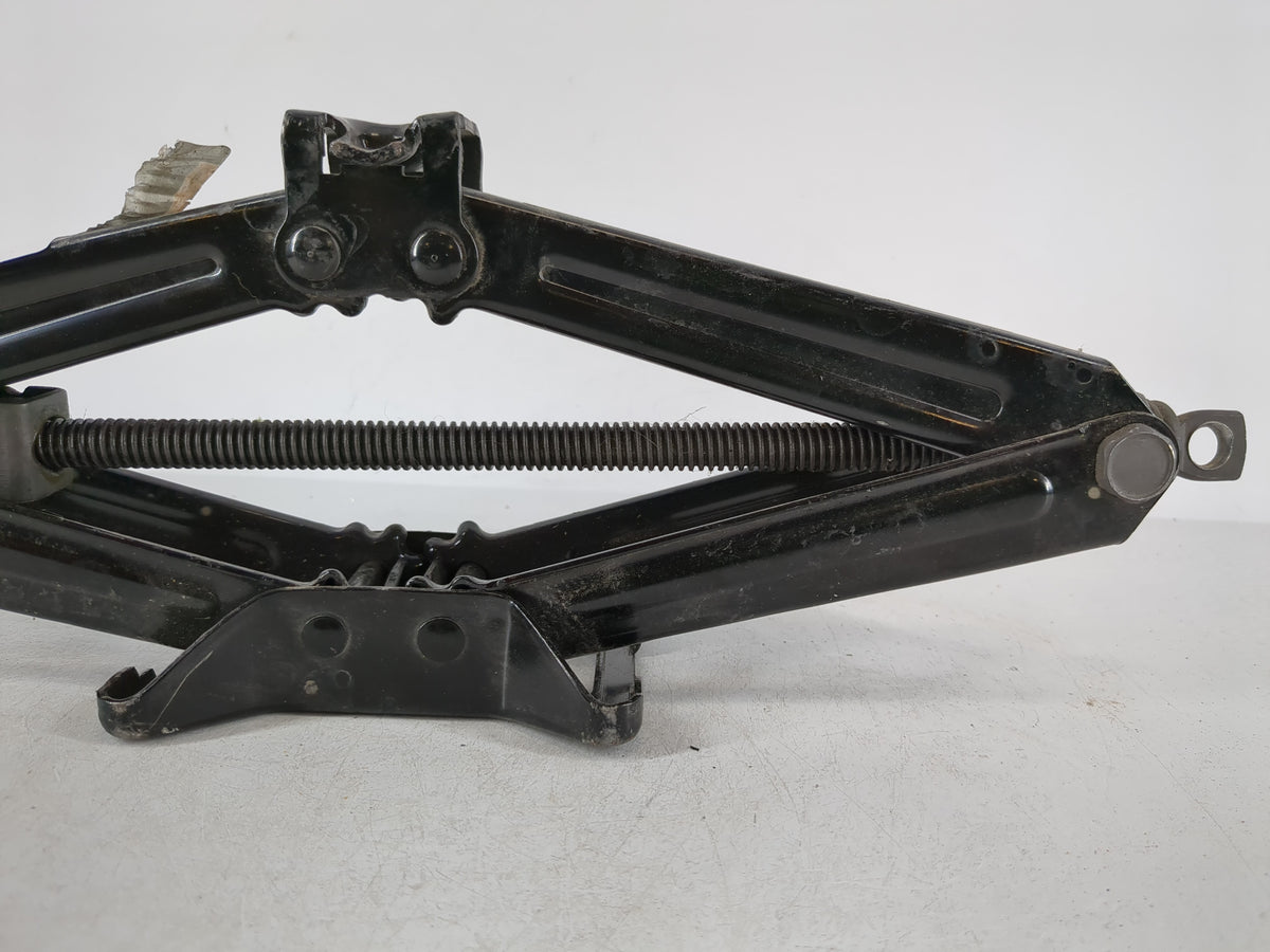 2018 Chevrolet Sonic Spare Scissor Car Jack 1120597 - Oemusedautoparts1.com
