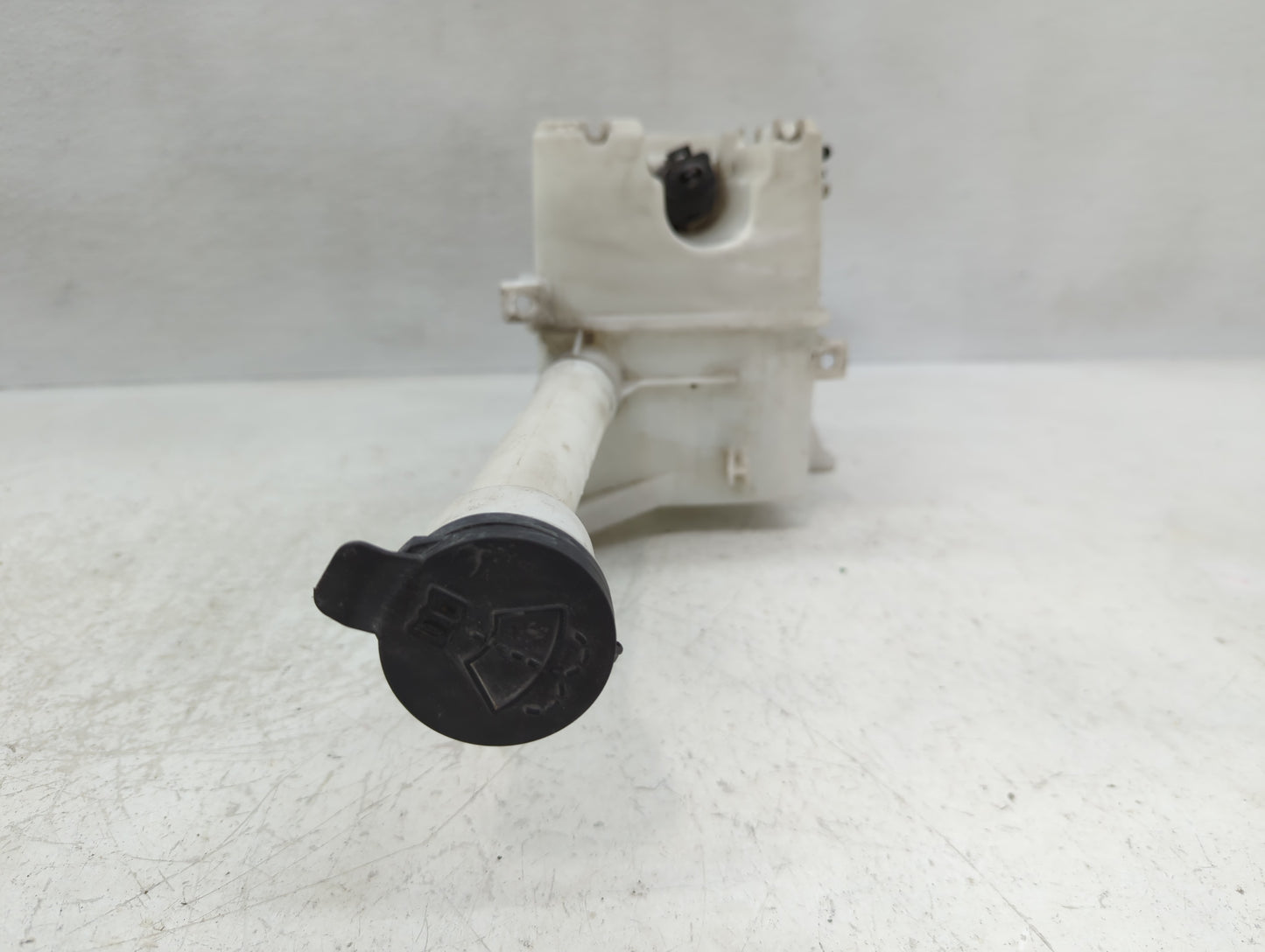 2012-2019 Chevrolet Sonic Windshield Washer Fluid Reservoir Bottle Oem - Oemusedautoparts1.com