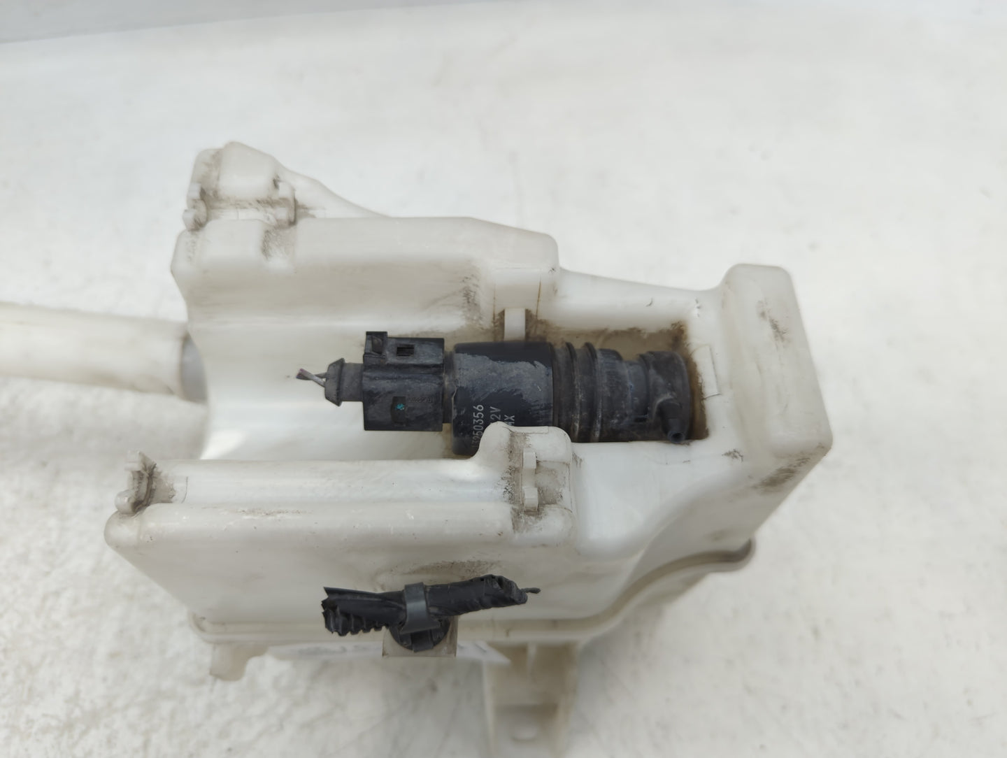 2012-2019 Chevrolet Sonic Windshield Washer Fluid Reservoir Bottle Oem - Oemusedautoparts1.com