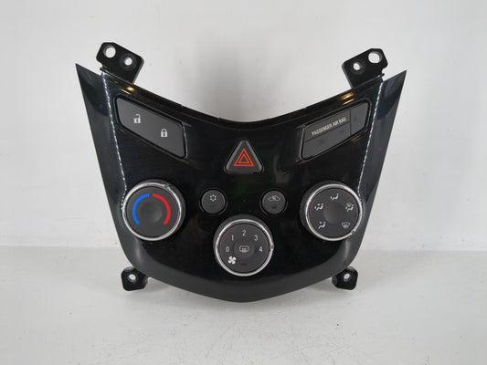 2017-2019 Chevrolet Sonic Climate Control Module Temperature AC/Heater Replacement P/N:42521463 Fits Fits 2017 2018 2019 OEM
