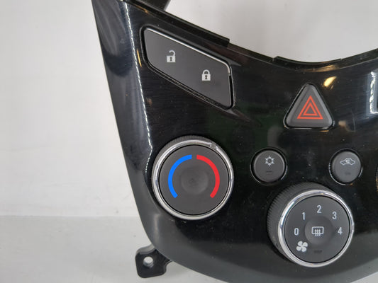 2017-2019 Chevrolet Sonic Climate Control Module Temperature AC/Heater Replacement P/N:42521463 Fits Fits 2017 2018 2019 OEM Used Auto Parts