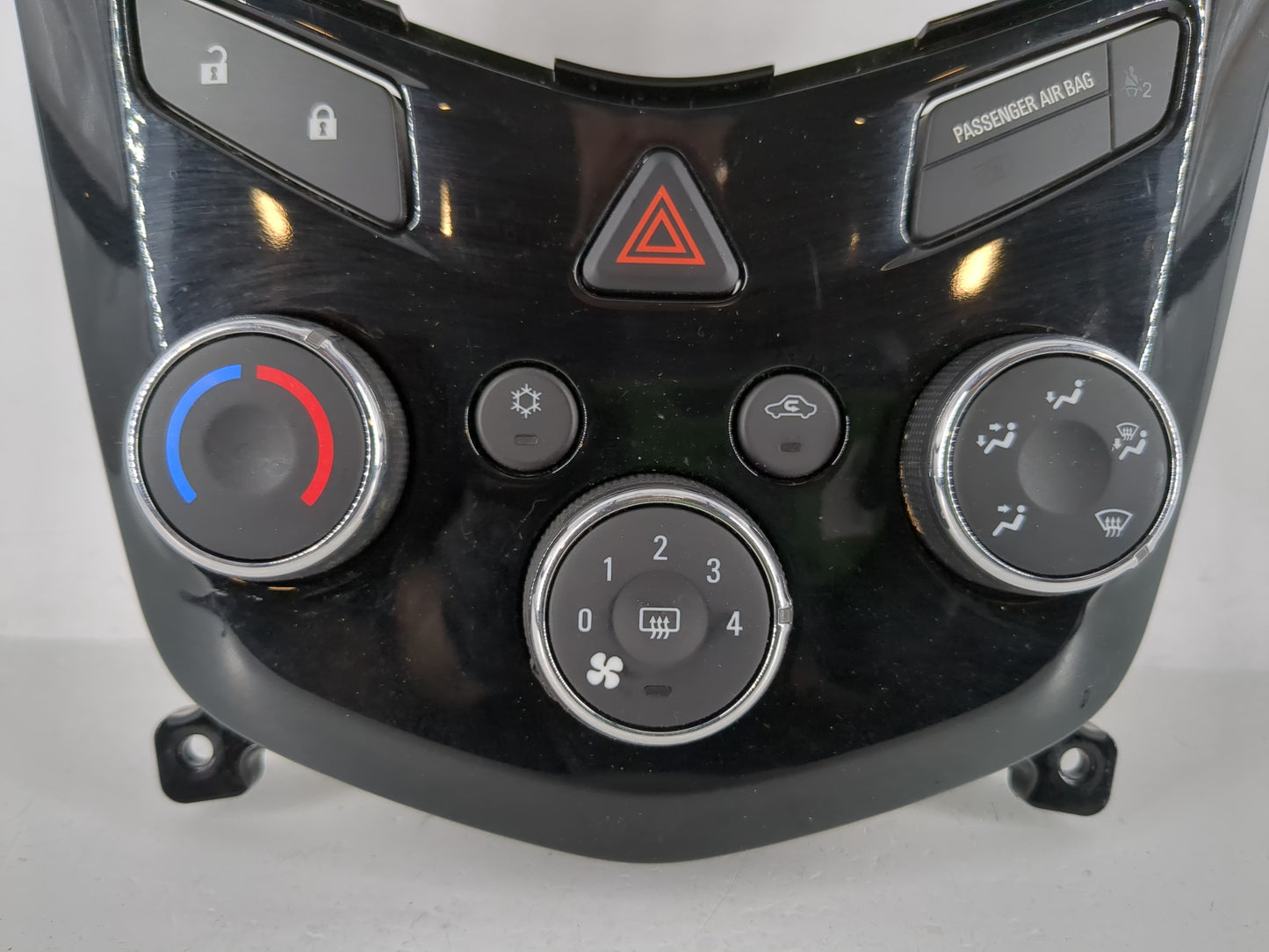 2017-2019 Chevrolet Sonic Climate Control Module Temperature AC/Heater Replacement P/N:42521463 Fits Fits 2017 2018 2019 OEM