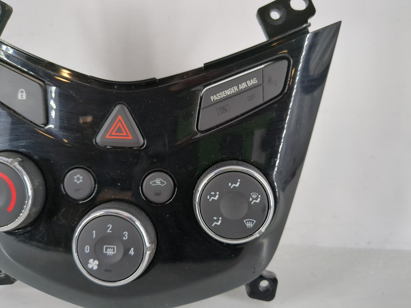 2017-2019 Chevrolet Sonic Climate Control Module Temperature AC/Heater Replacement P/N:42521463 Fits Fits 2017 2018 2019 OEM