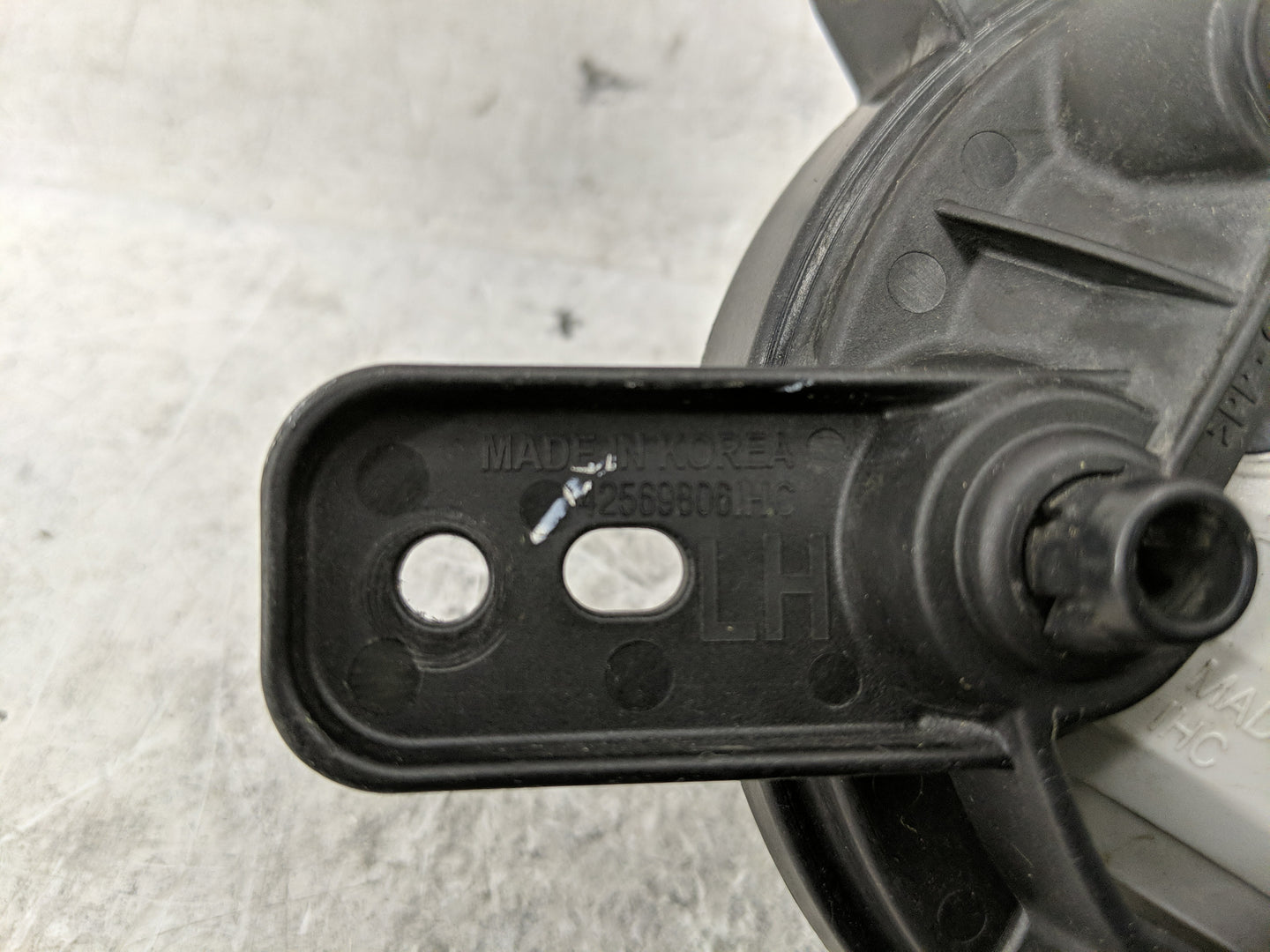 2017-2020 Chevrolet Sonic Driver Left Oem Front Light Lamp - Oemusedautoparts1.com