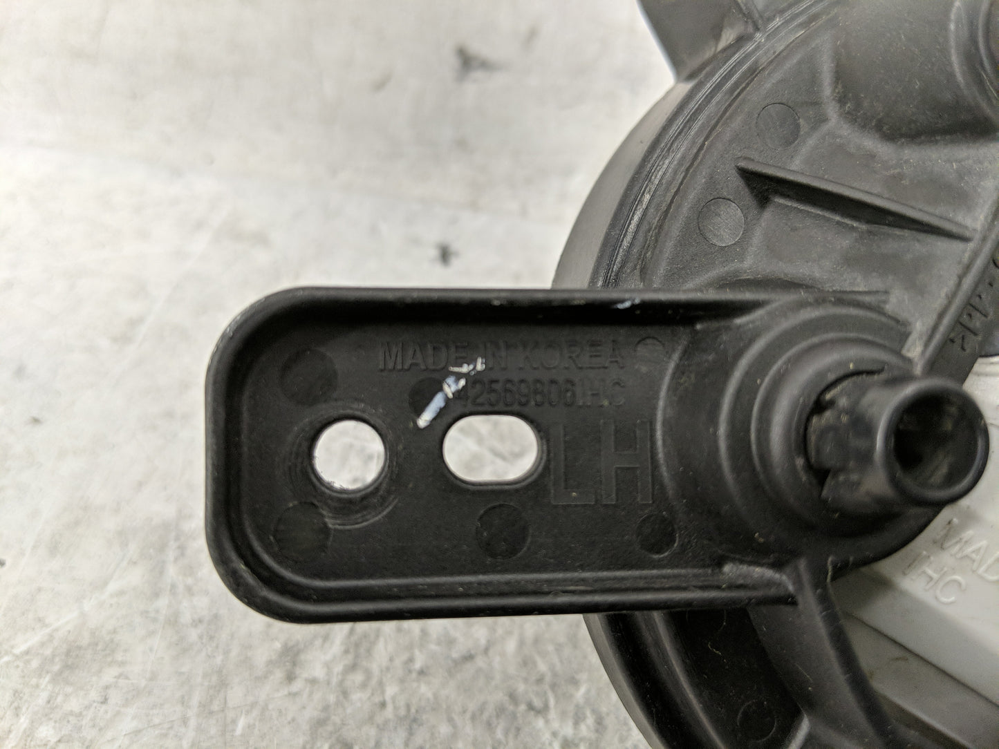 2017-2020 Chevrolet Sonic Driver Left Oem Front Light Lamp - Oemusedautoparts1.com