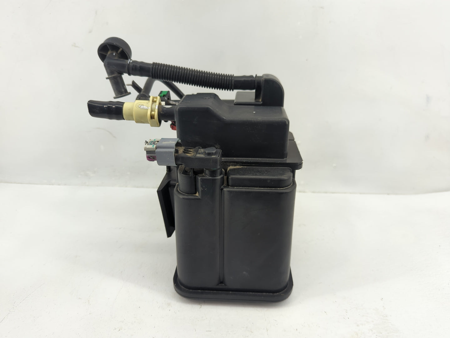 2018 Chevrolet Sonic Fuel Vapor Charcoal Canister 1357722 - Oemusedautoparts1.com
