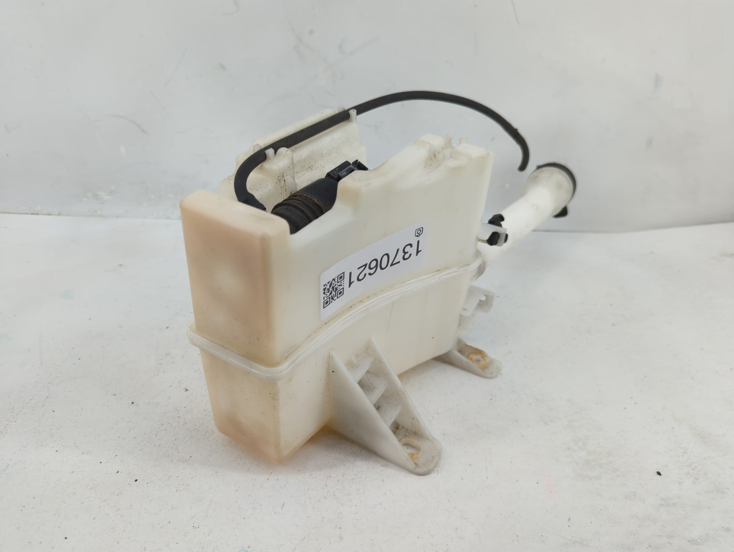 2012-2019 Chevrolet Sonic Windshield Washer Fluid Reservoir Bottle Oem - Oemusedautoparts1.com