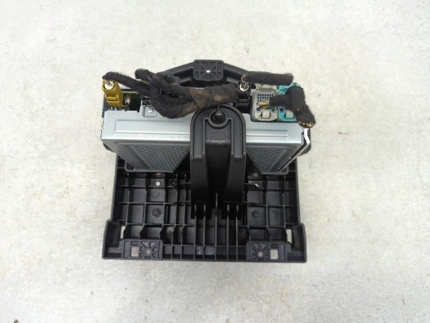 2018 Chevrolet Sonic Radio AM FM Cd Player Receiver Replacement P/N:84388577 Fits OEM Used Auto Parts - Oemusedautoparts1.co