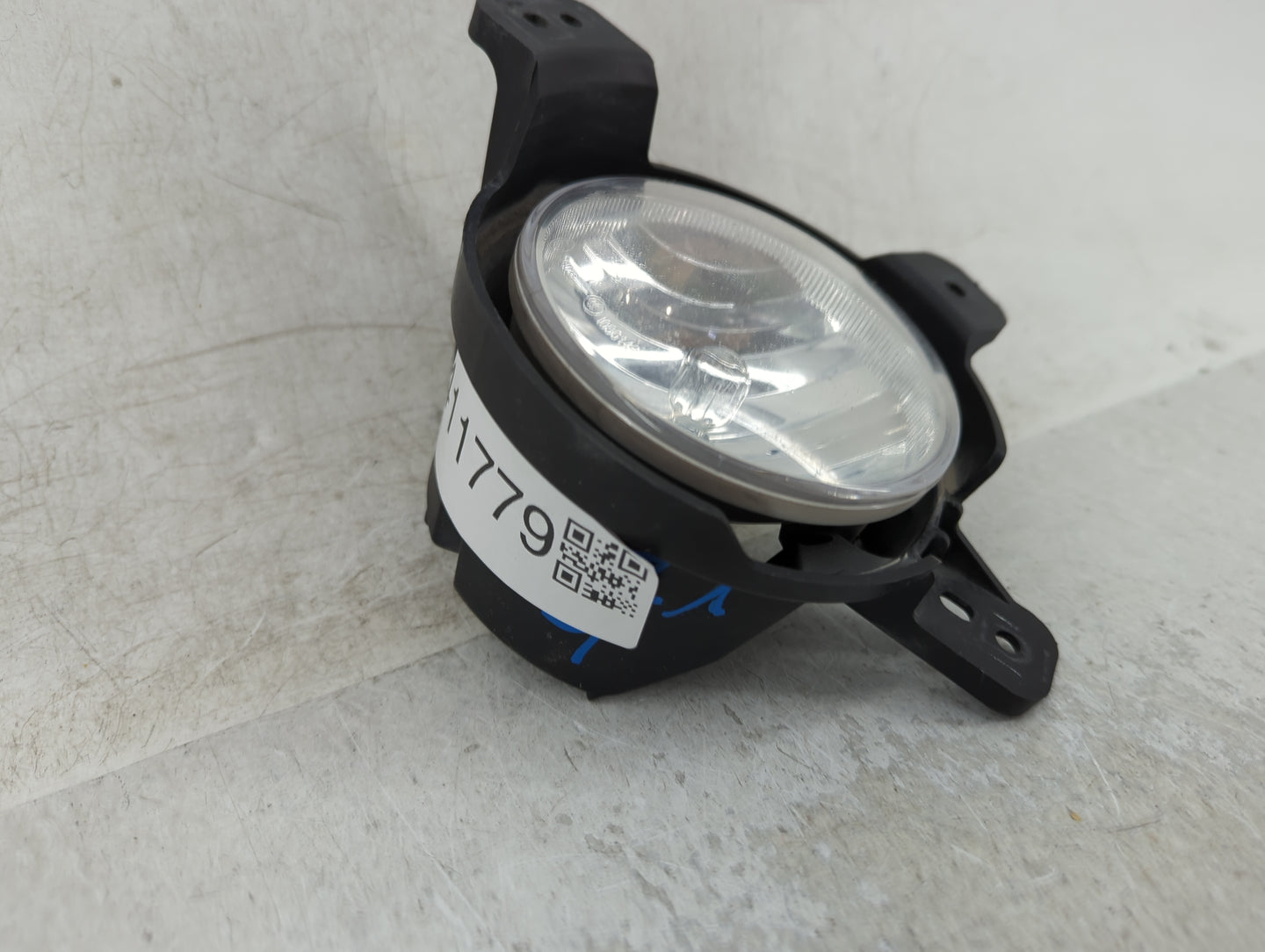 2017-2020 Chevrolet Sonic Passenger Right Oem Front Light Lamp - Oemusedautoparts1.com