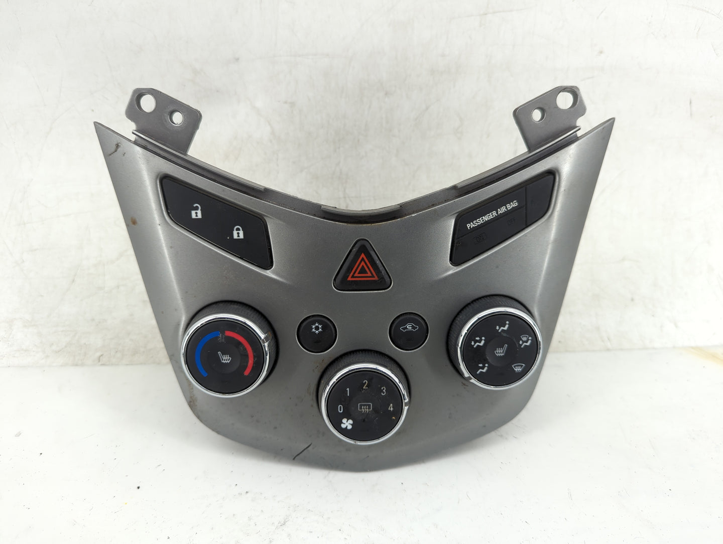 2017-2019 Chevrolet Sonic Climate Control Module Temperature AC/Heater Replacement P/N:545329302 42521801 Fits OEM Used Auto