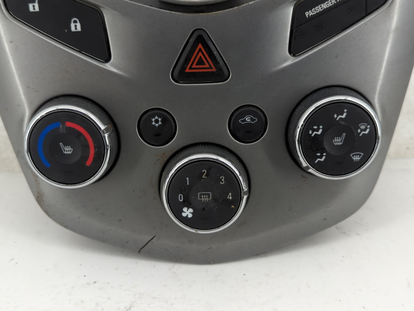 2017-2019 Chevrolet Sonic Climate Control Module Temperature AC/Heater Replacement P/N:545329302 42521801 Fits OEM Used Auto