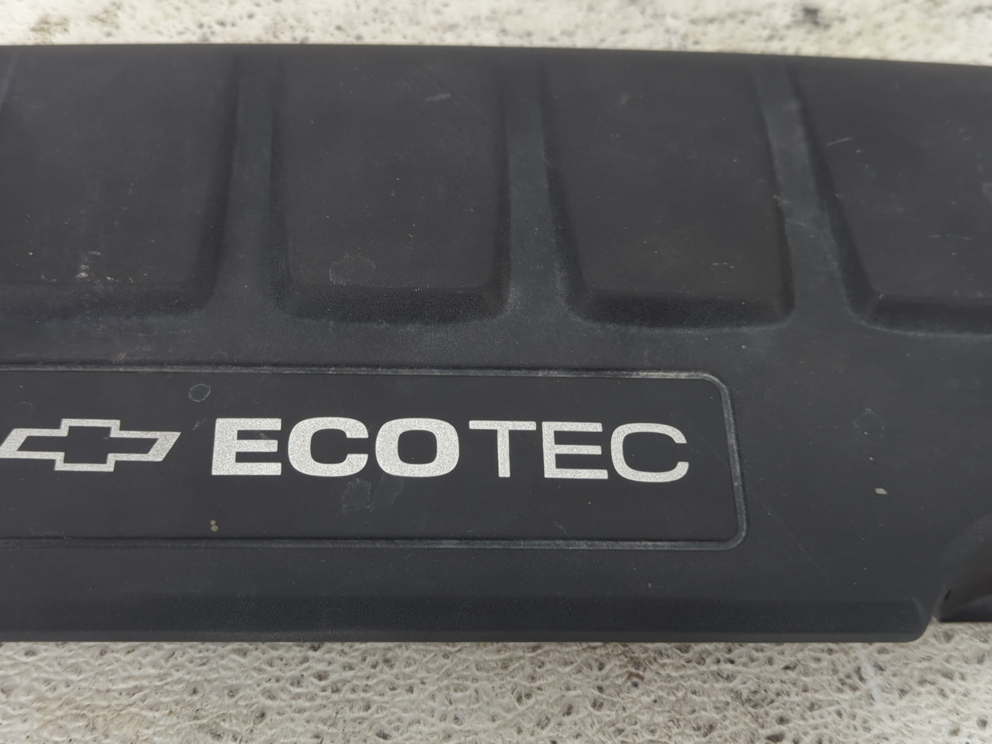 2018 Chevrolet Sonic Engine Cover 1432220 - Oemusedautoparts1.com