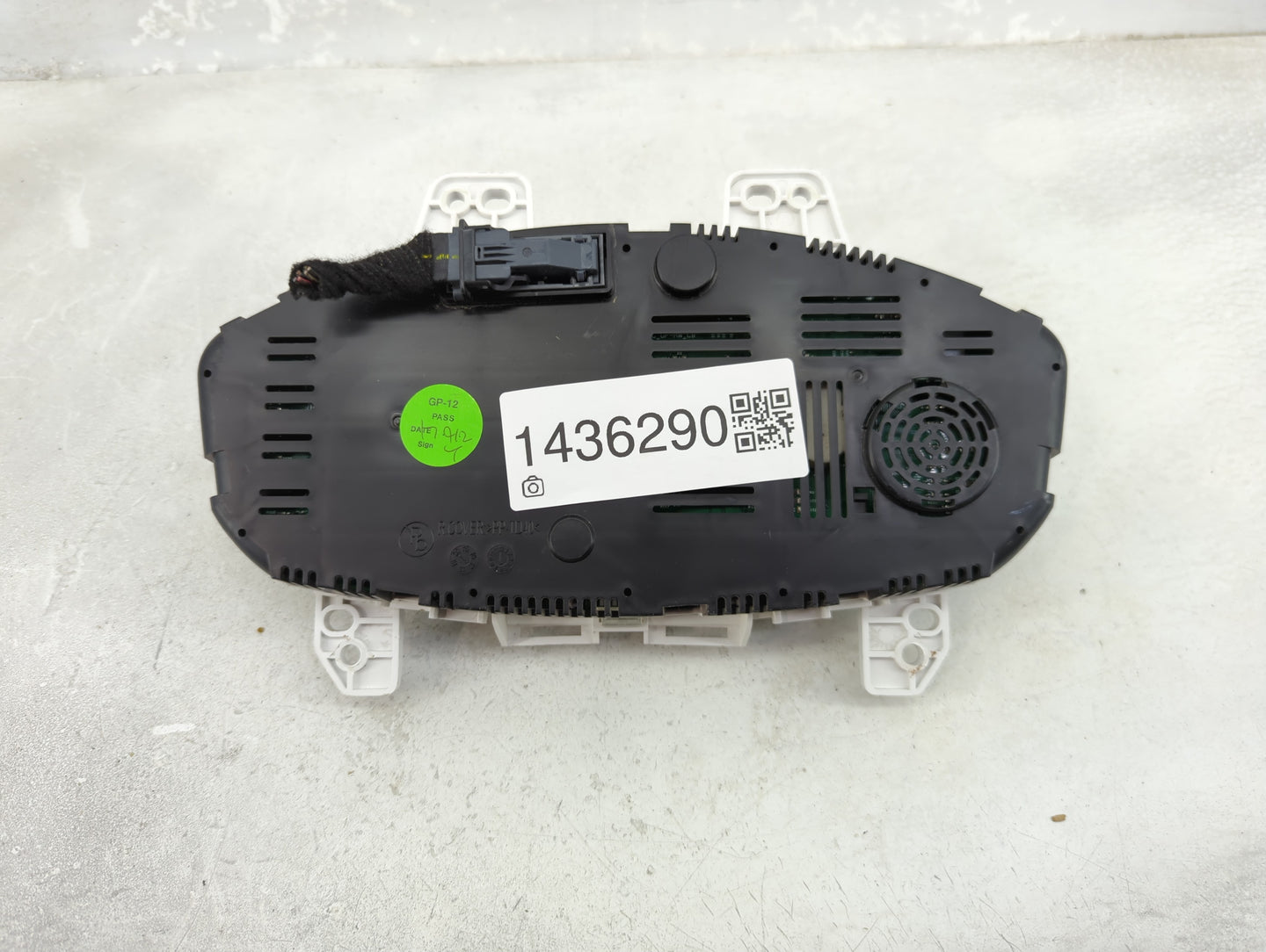 2017-2019 Chevrolet Sonic Instrument Cluster Speedometer Gauges P/N:42574340 Fits Fits 2017 2018 2019 OEM Used Auto Parts - 