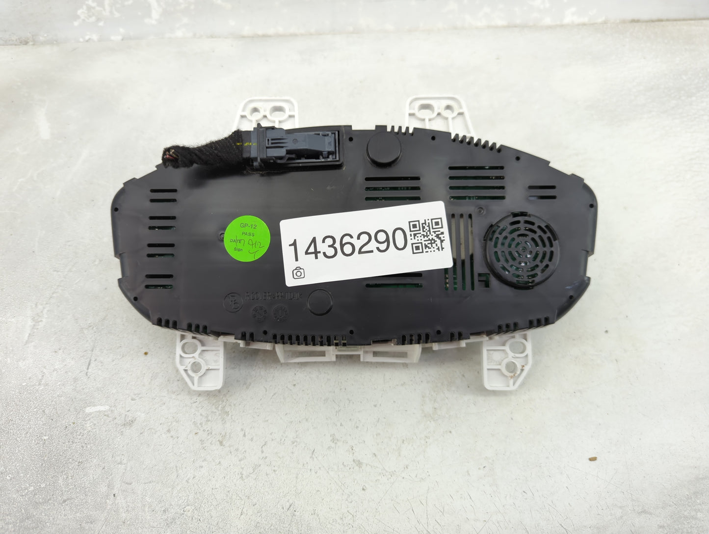 2017-2019 Chevrolet Sonic Instrument Cluster Speedometer Gauges P/N:42574340 Fits Fits 2017 2018 2019 OEM Used Auto Parts - 