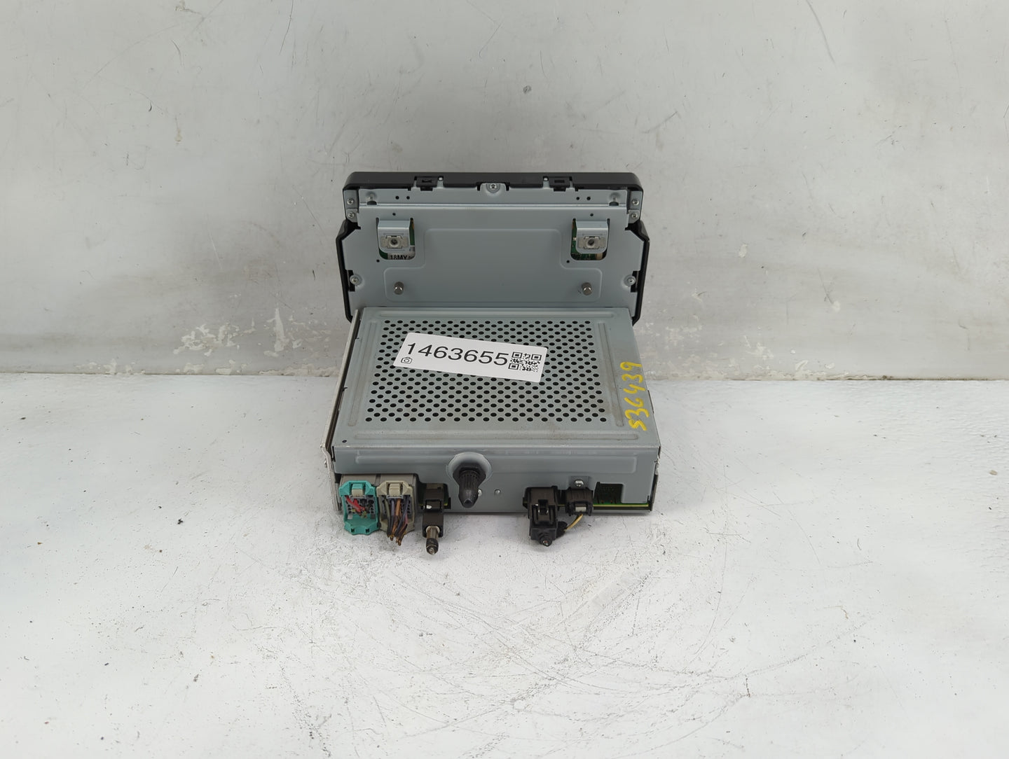 2018 Chevrolet Sonic Information Display Screen - Oemusedautoparts1.com