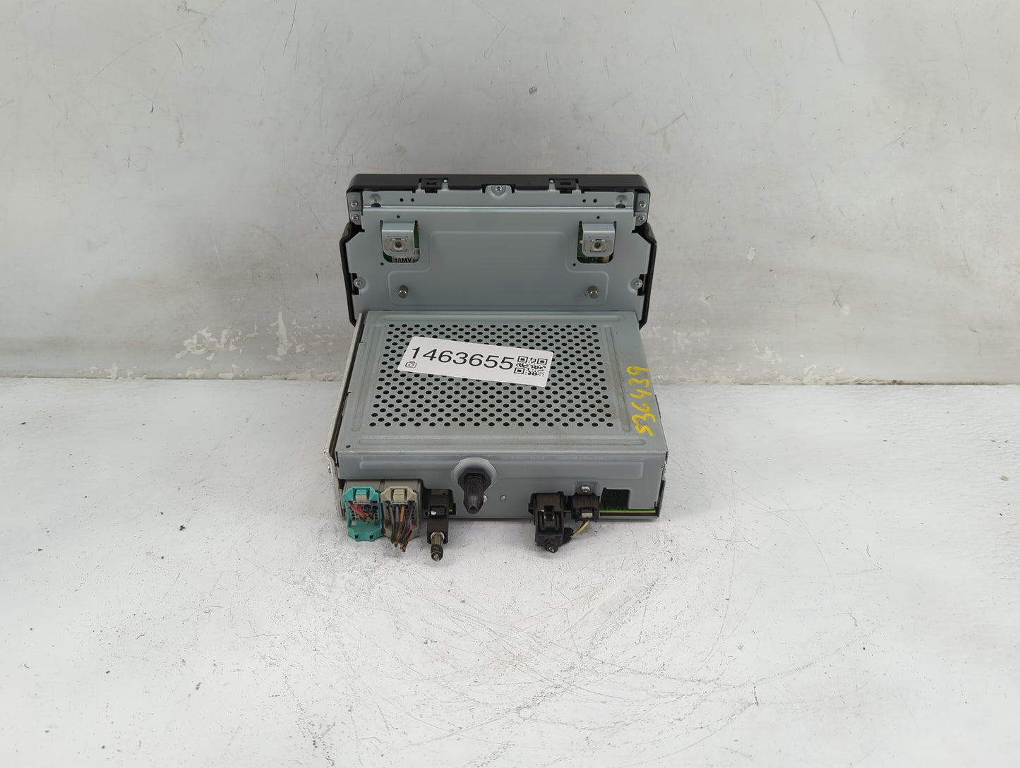 2018 Chevrolet Sonic Information Display Screen - Oemusedautoparts1.com