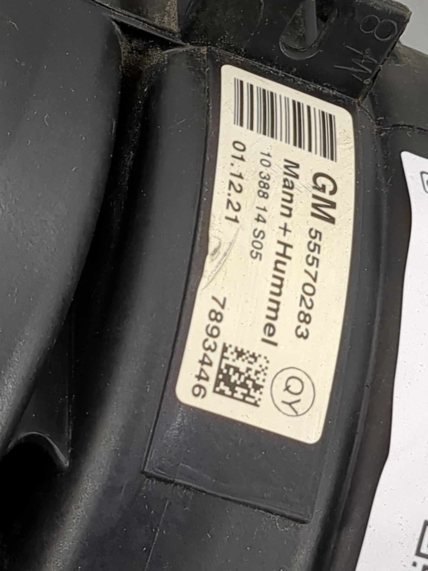 2012-2018 Chevrolet Sonic Air Intake Manifold P/N:55570283 10 388 14 S05 Fits Fits 2011 2012 2013 2014 2015 2016 2017 2018 O