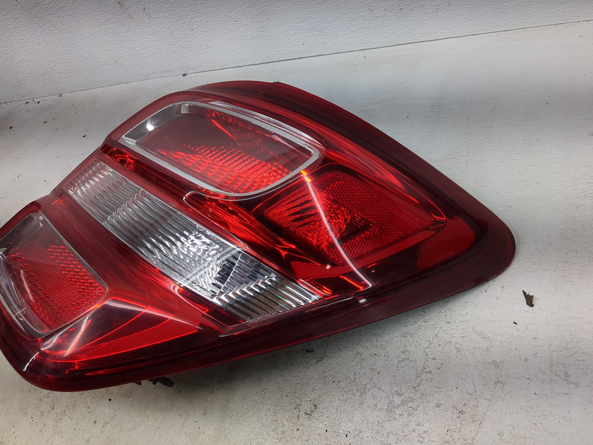 2017 Chevrolet Sonic Passenger Right Side Deck Lid Mounted Tail Light - Oemusedautoparts1.com