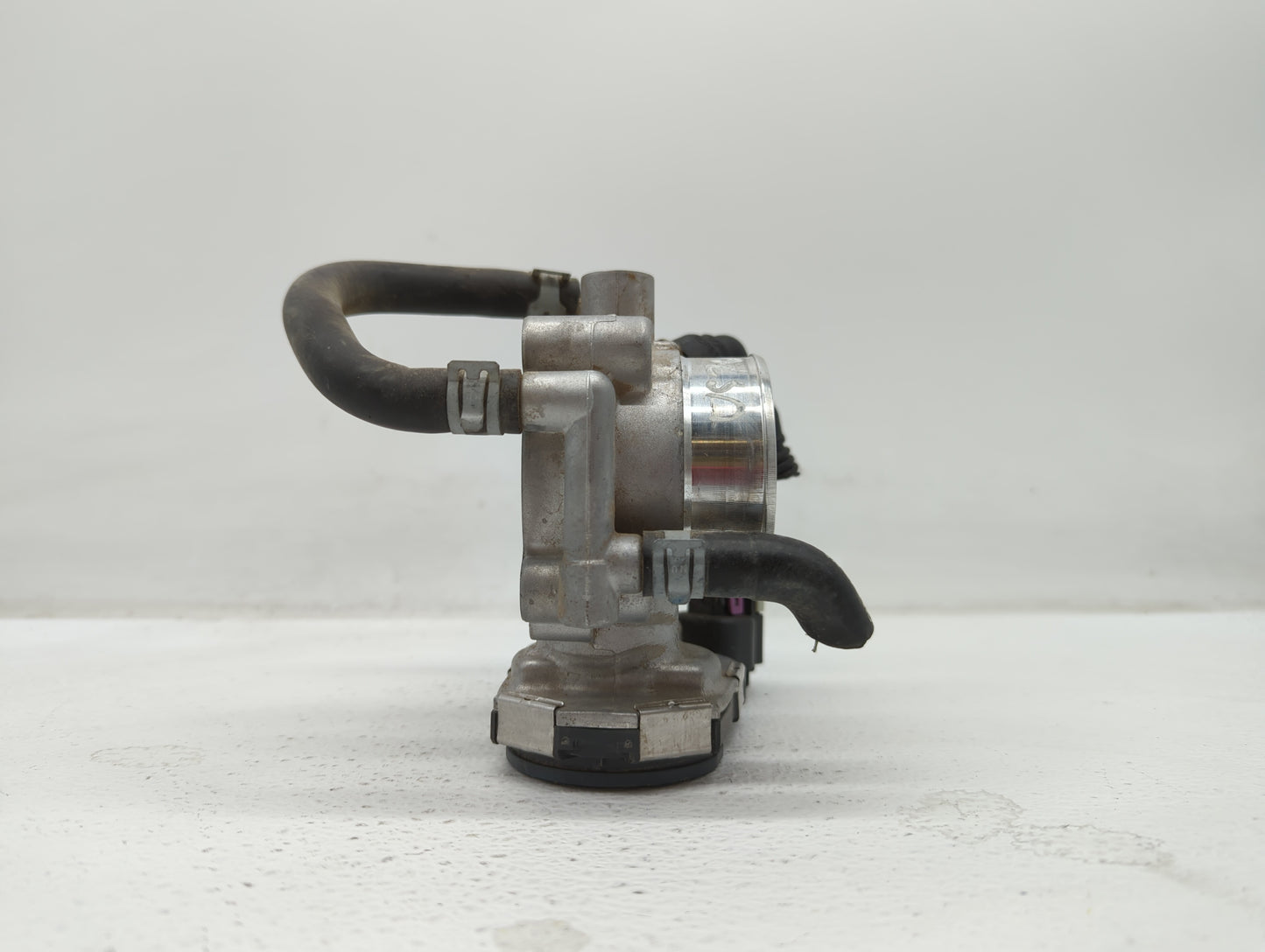 2012-2018 Chevrolet Sonic Throttle Body P/N:55577375 55561495 Fits Fits 2009 2010 2011 2012 2013 2014 2015 2016 2017 2018 OE