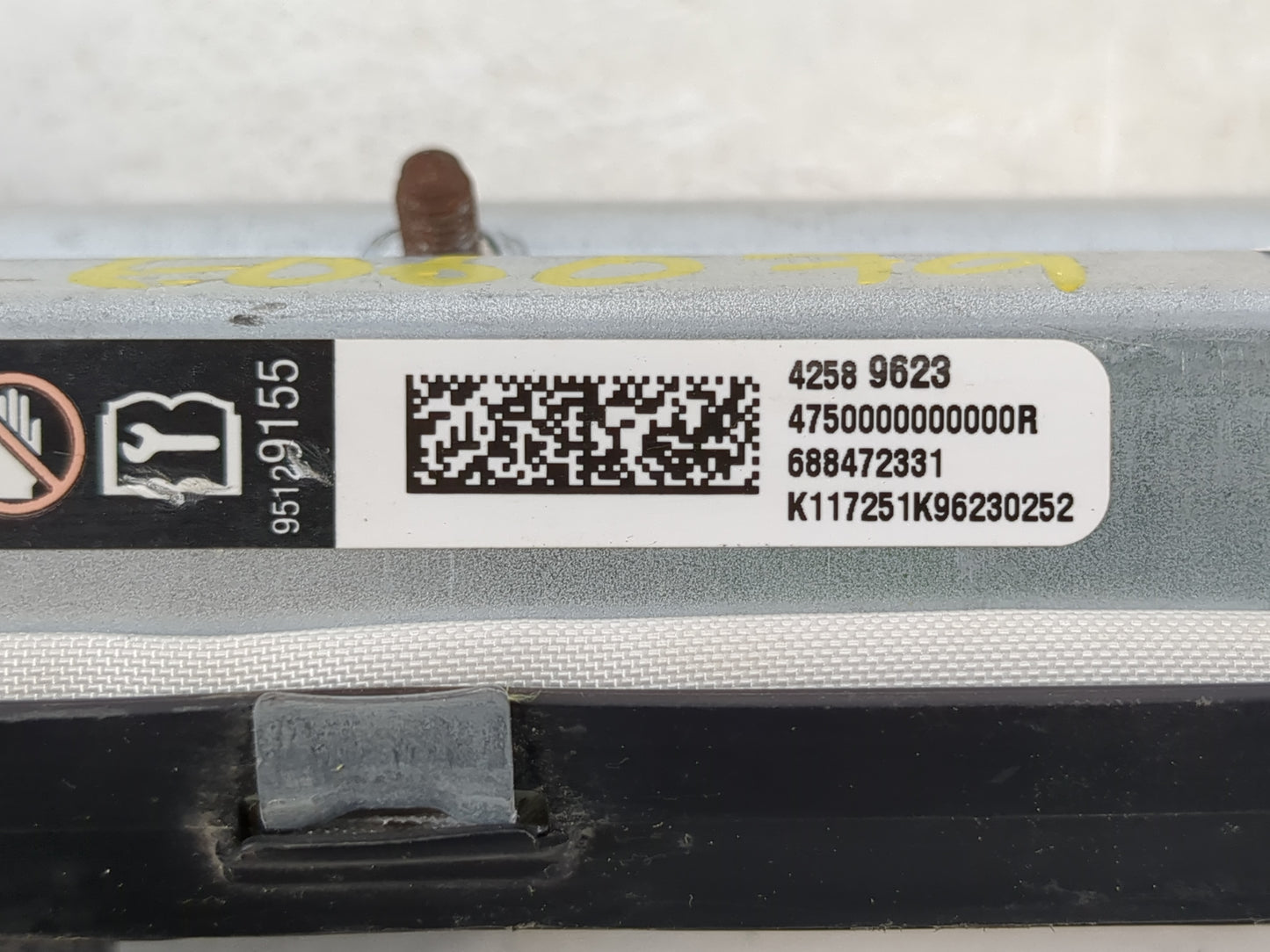 2018-2022 Chevrolet Spark Air Bag Passenger Right Dashboard OEM P/N:42589623 Fits Fits 2018 2019 2020 2021 2022 OEM Used Aut