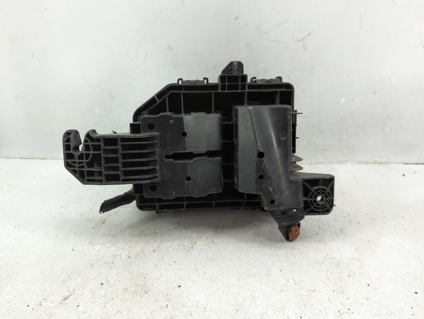 2017-2019 Chevrolet Spark Fusebox Fuse Box Panel Relay Module P/N:42559546 Fits Fits 2017 2018 2019 OEM Used Auto Parts - Oe