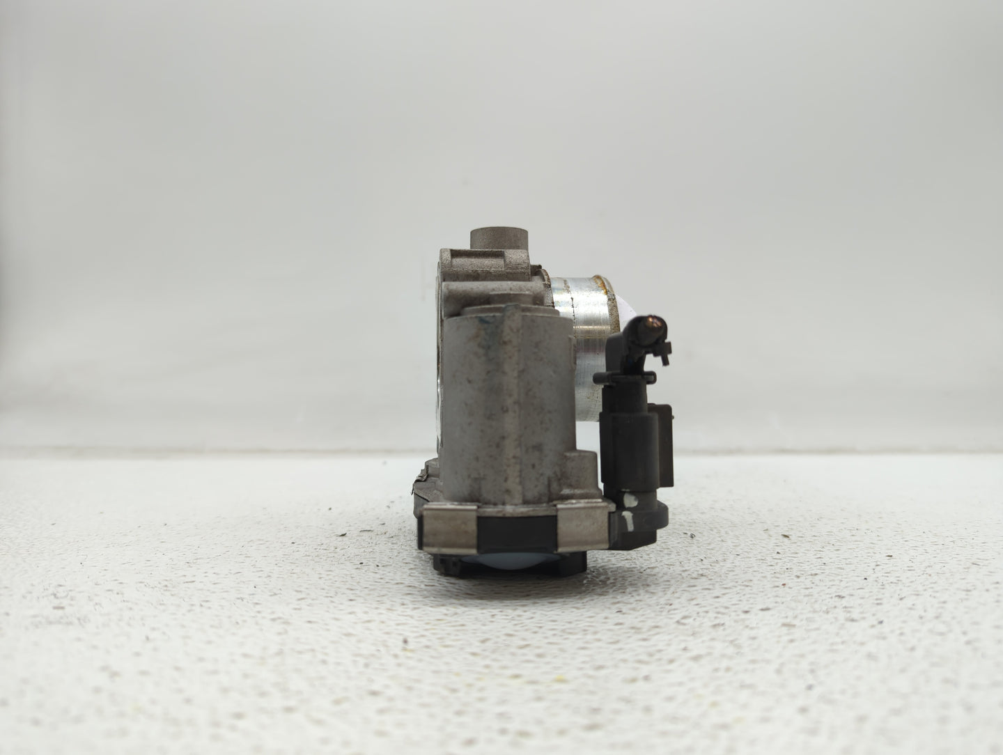 2016-2018 Chevrolet Spark Throttle Body P/N:12673014 Fits Fits 2016 2017 2018 OEM Used Auto Parts - Oemusedautoparts1.com