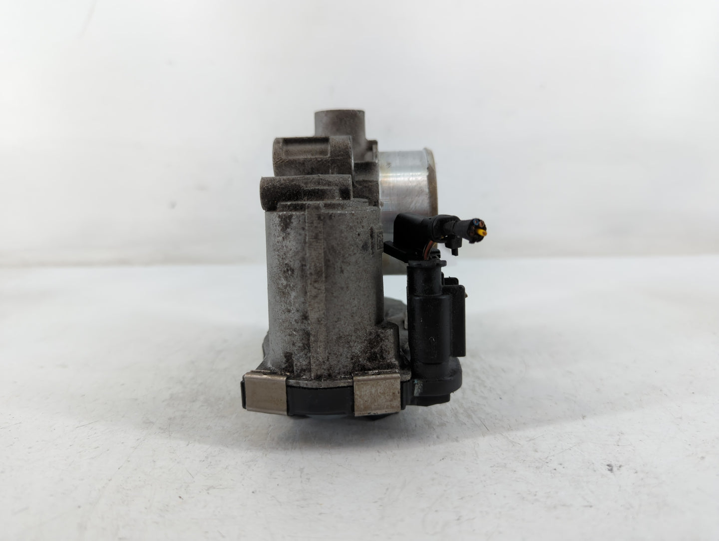 2016-2022 Chevrolet Spark Throttle Body P/N:12673014 Fits Fits 2016 2017 2018 2019 2020 2021 2022 OEM Used Auto Parts - Oemu