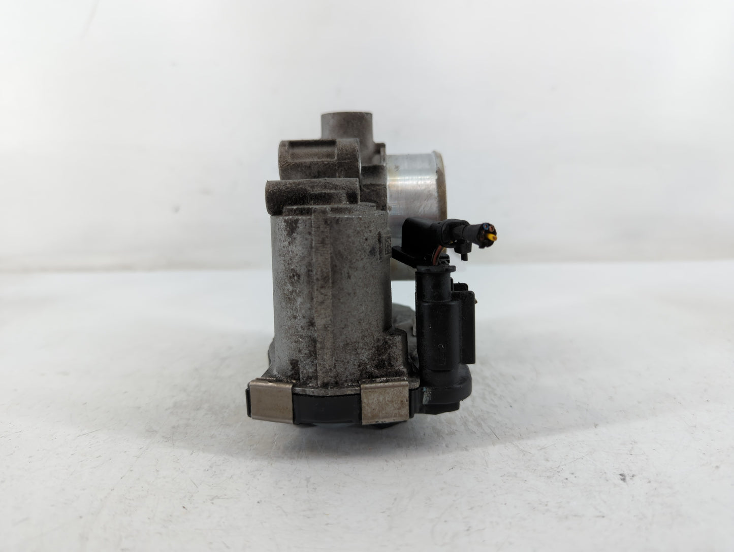 2016-2022 Chevrolet Spark Throttle Body P/N:12673014 Fits Fits 2016 2017 2018 2019 2020 2021 2022 OEM Used Auto Parts - Oemu